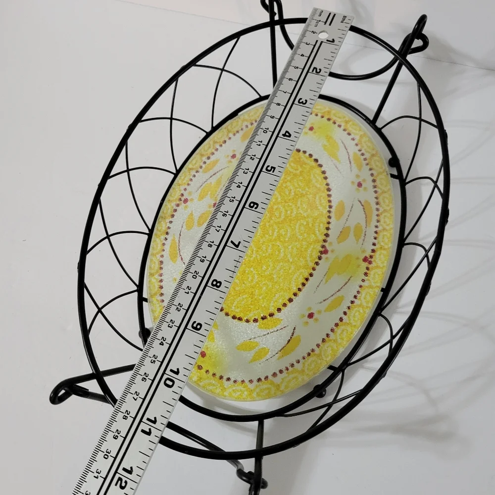 Temptations by Tara Wire Basket With Glass Trivet
